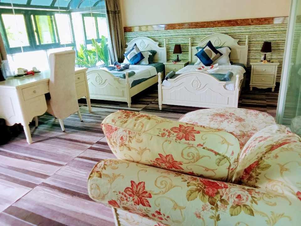 Crystal Beach Hotel Port Vila Dış mekan fotoğraf