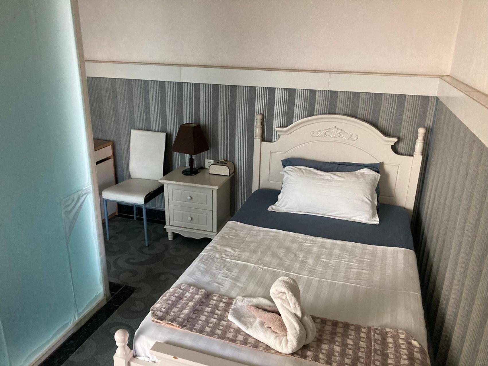 Crystal Beach Hotel Port Vila Dış mekan fotoğraf