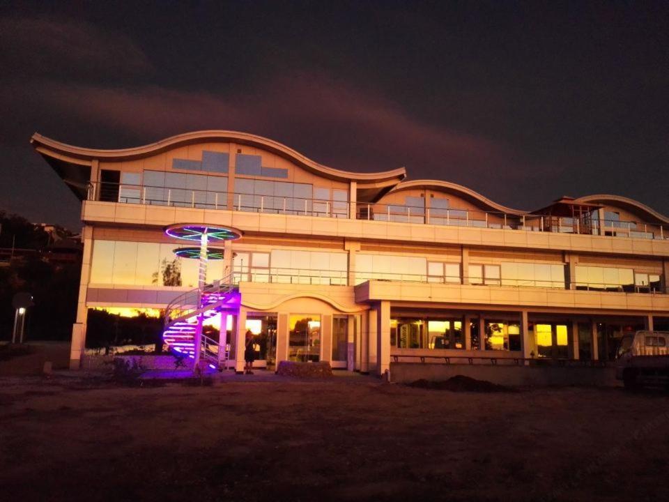 Crystal Beach Hotel Port Vila Dış mekan fotoğraf