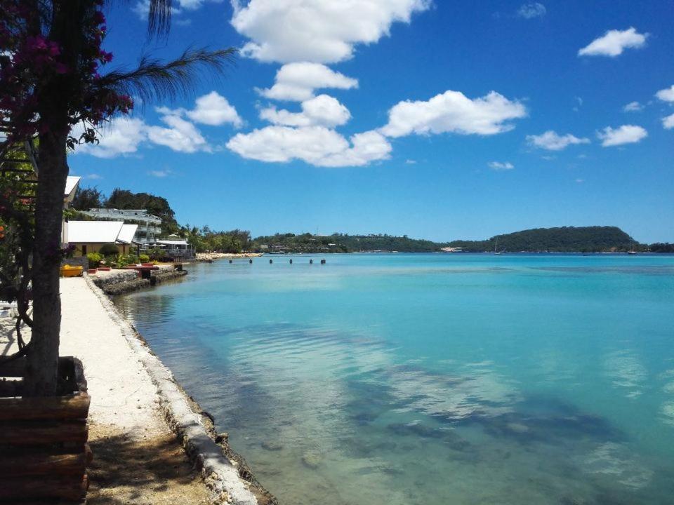 Crystal Beach Hotel Port Vila Dış mekan fotoğraf